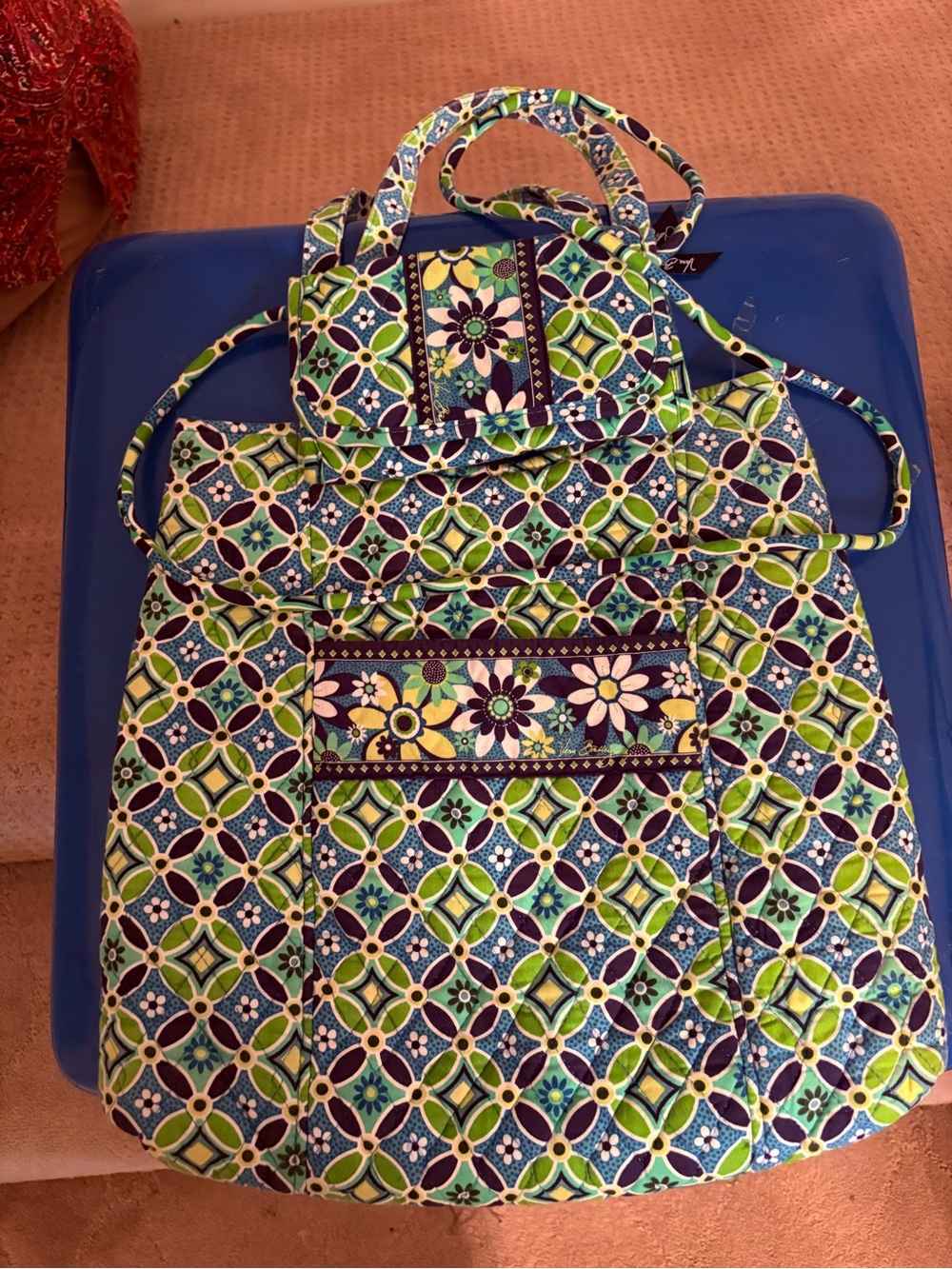 quilted Vera Bradley tote bag and a trifold crossbody bag in Daisy Daisy pattern